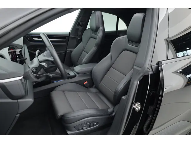 Porsche Macan 4 100 kWh | Sport Chrono | Pano | Adapt. Cruise | Memory Seats | Camera | Apple CarPla...