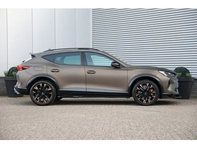 CUPRA Formentor 1.5 TSI e-Hybrid VZ Extreme 272PK Pano|Sabelt|Sennheizer|Maxton|Brembo
