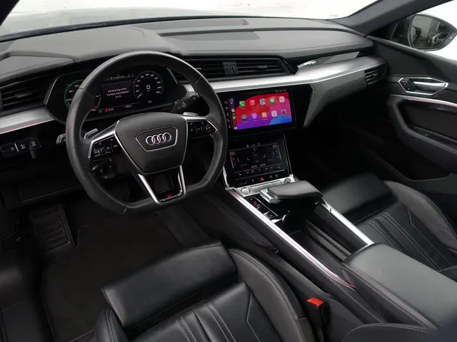 Audi e-tron e-tron 55 quattro advanced 95 kWh- Panoramadak, CarPlay, Ada Cruise, Sfeerverlichting, C...