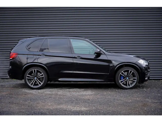 BMW X5 M / Pano / HUD / 21'' / Rear Seat Entertainment / B&O