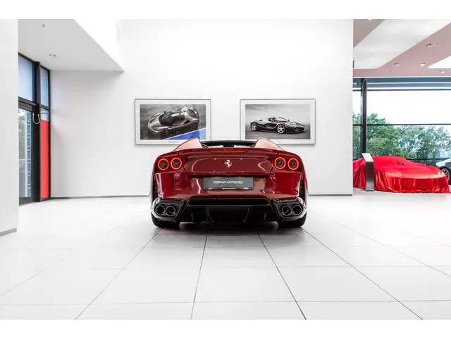 Ferrari 812 GTS