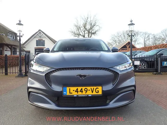 Ford Mustang Mach-E RWD 75 kWh 93% SOH / CARPLAY / 360°CAMERA / STOEL-STUURVERWARMING / TREKHAAK