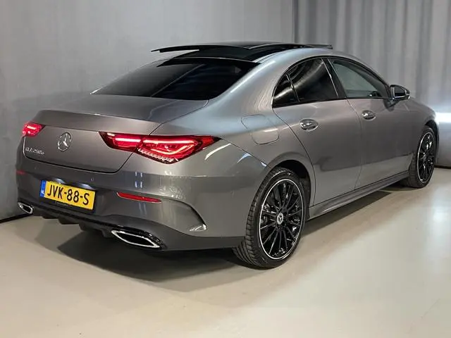 Mercedes-Benz CLA-klasse 250 e AMG Line 19"/Panoramadak/Sfeerverlichting/Keyless/Camera/Stoelverwarm...