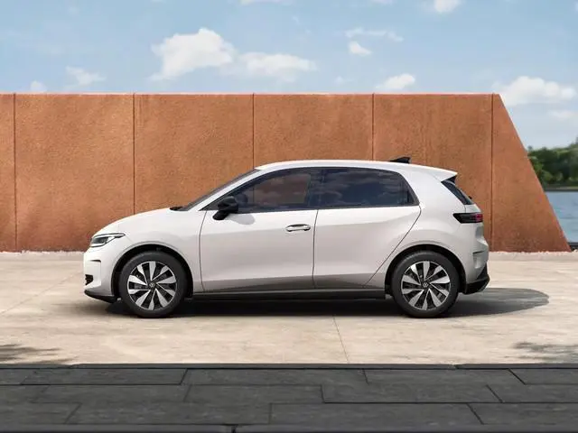 Volkswagen ID. Polo Life First Edition 52 kWh accu, 155 kW / 211 PK Ha Achteruitrijcamera | Carplay...