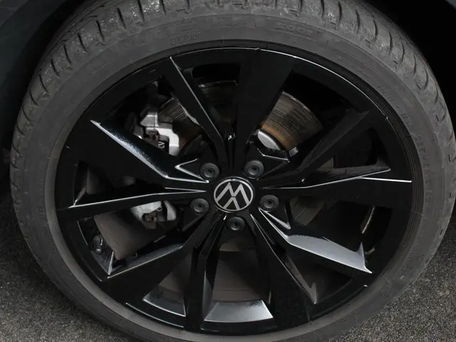 Volkswagen T-Roc 1.5 TSI DSG R-Line + Design pakket Black Automaat Climate control Stoelverwarming S...