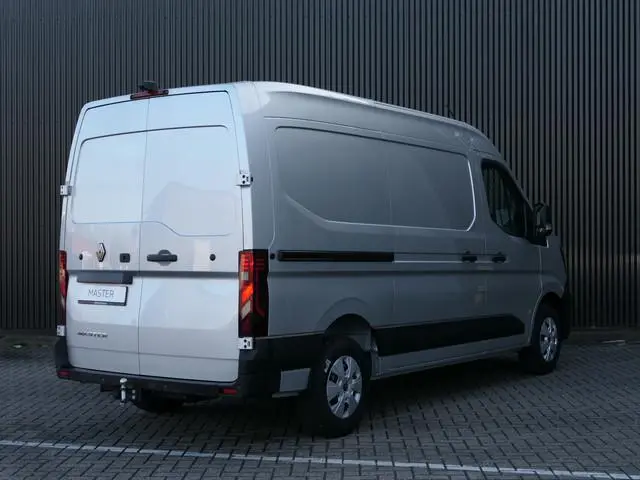 Renault Master T35 2.0 dCi 170 L2H2 Extra - NIEUW! - Zilver! - Dubbele schuifdeur - Trekhaak - Incl....