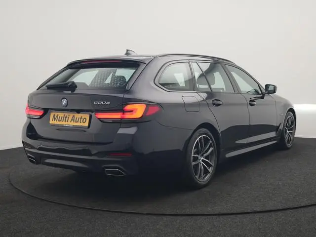 BMW 5-serie Touring 530e M Sport PHEV 293pk Dealer O.H. | Trekhaak Af Fabriek | Panodak | Head Up |...