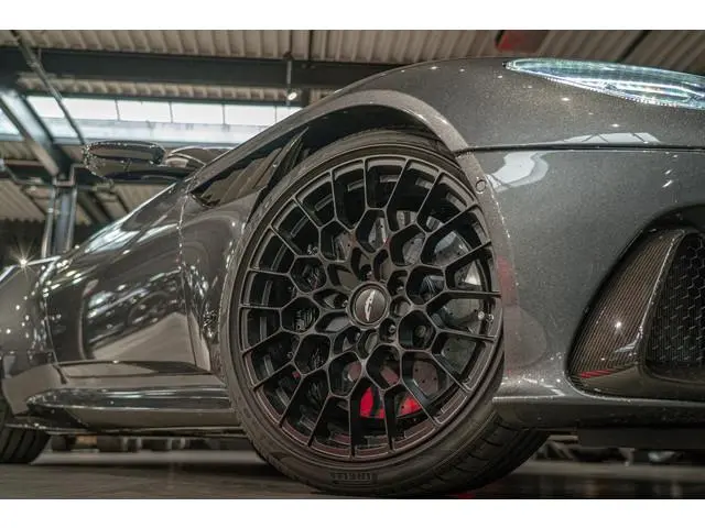 Aston Martin DBS