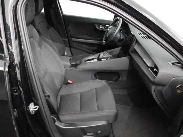 Polestar 2 Standard Range Single Motor 69 kWh 360* Camera Dab Led Verwarmde voorstoelen Navigatie Ap...