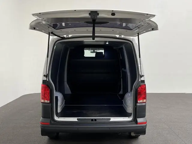 Volkswagen Transporter 2.0 TDI L2H1 150PK Automaat Airco Cruise Control Apple Carplay Verwarmbare st...