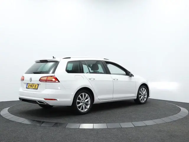 Volkswagen Golf 1.5 TSI Highline Automaat | Navigatie | Camera | Adaptive cruise