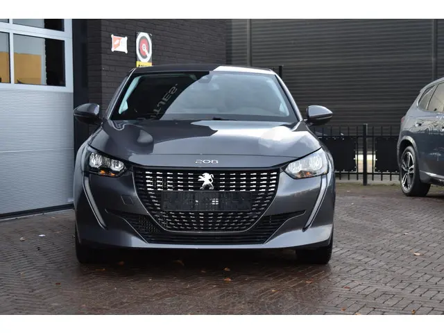 Peugeot 208 1.2 PureTech 100PK Allure Pack | Carplay | Camera | Stoelverw. | Keyless | Incl. garanti...