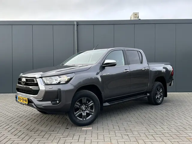 Toyota Hilux 2.4 D-4D AUTOMAAT / 4x4 / 1e EIG. / 3.500 KG AHG / CAMERA / TREKHAAK / ECC / ADAPTIVE C...