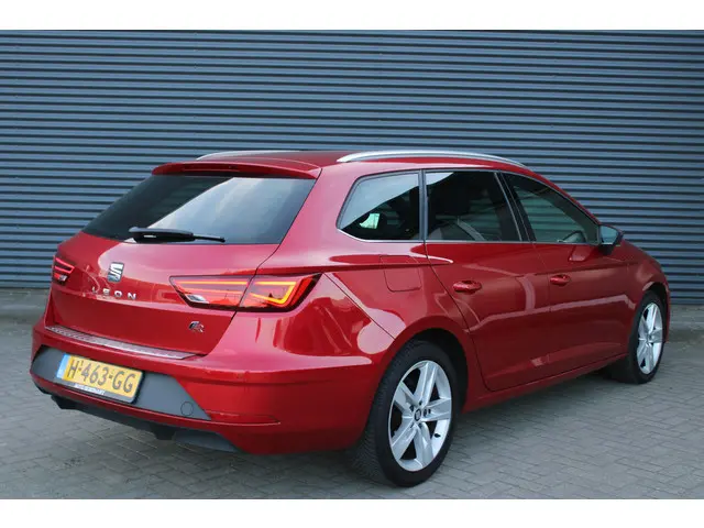 SEAT Leon ST 1.0 TSI FR Ultimate Edition Full-Led Alcantara Virtual-Cockpit Beats