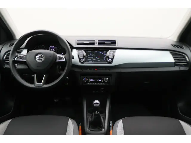 ŠKODA Fabia Combi 1.2 TSI Ambition Businessline Pro Panoramadak, Climate, Navigatie, Cruise, PDC