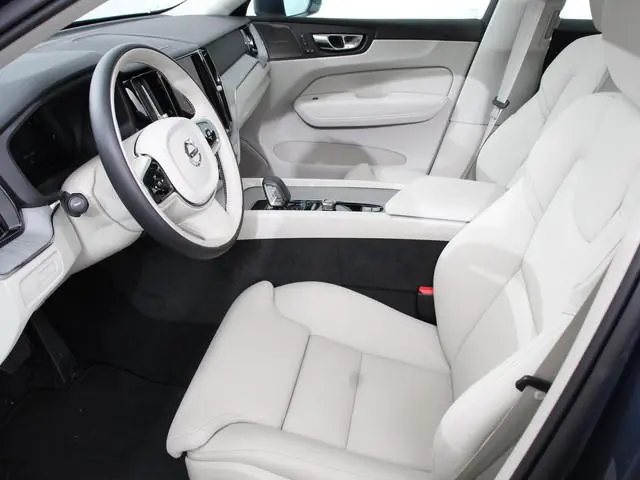 Volvo XC60 2.0 T6 Plug-in hybrid AWD Plus Bright 398 pk DEMO ! Full LED Cruise Control + Pilot Assis...