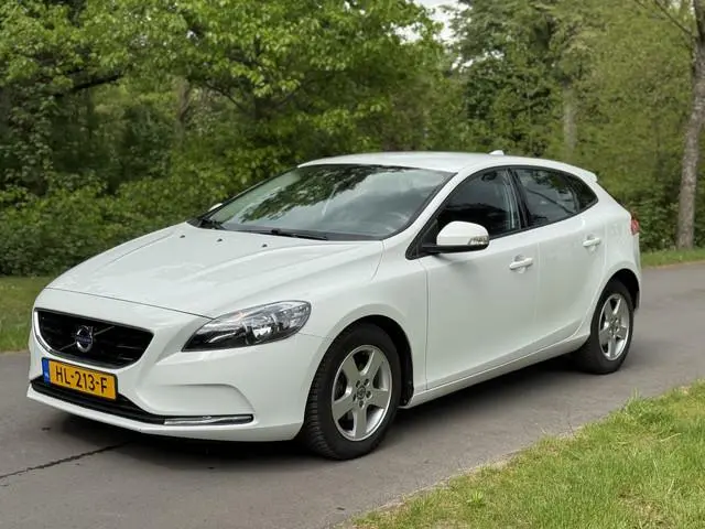 Volvo V40 2.0 D2 Momentum Business