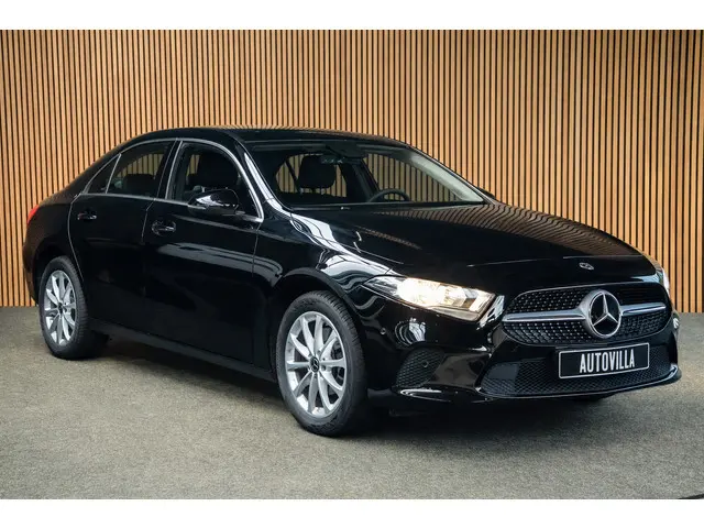 Mercedes-Benz A-klasse 250 e Business Line Leer Navi Carplay PTS Elektr. trekhaak Stoelverwarming Da...