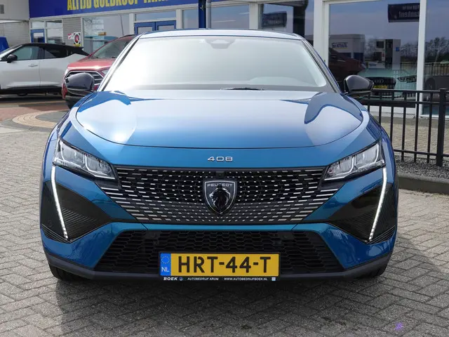Peugeot 408