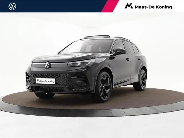 Volkswagen Tiguan 1.5 eHybrid 272pk DSG R-Line Edition · Panoramadak · 360 Camera · Inklap. Trekhaak...