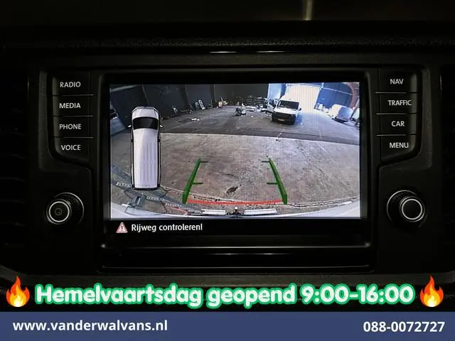 Volkswagen Crafter 2.0 TDI 141pk Automaat L3H3 L2H2 Euro6 Airco | Camera | Navigatie | 3000kg Trekha...