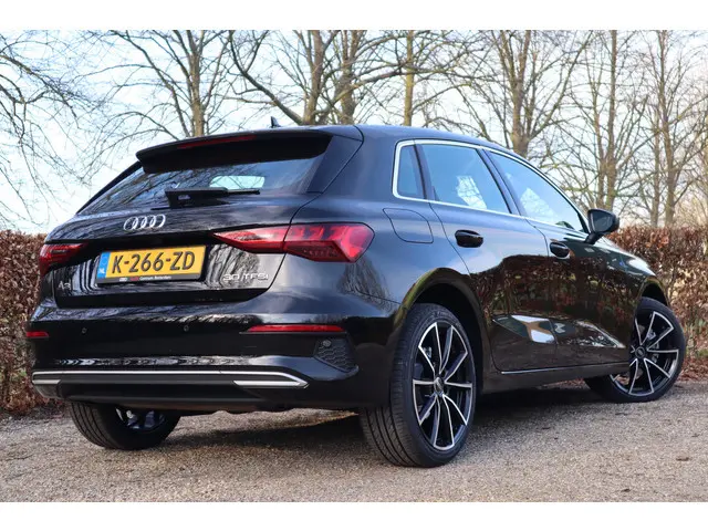 Audi A3 Sportback 30 TFSI Business edition | Carplay | Virtual | Navi |