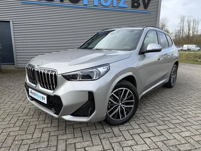 BMW X1 sDrive20i M Sport Premium Pakket Panoramadak Trekhaak Achteruitrijcamera Stoelverwarming Keyl...
