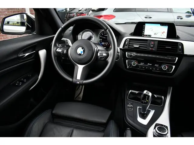 BMW 1-serie 118i M-Sport NL-auto 18inch Leder LED Shadowline
