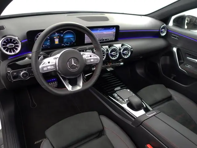 Mercedes-Benz A-klasse 250 AMG Night Edition Design aut- Panoramadak, Sfeerverlichting, Dynamic sele...