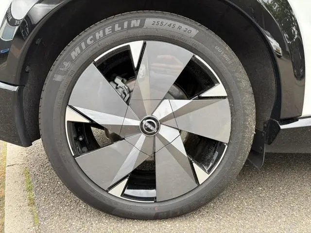 Nissan ARIYA