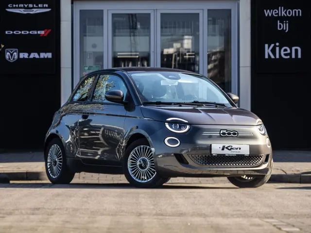 Fiat 500E Business Berlina 42 kWh | Navigatie |