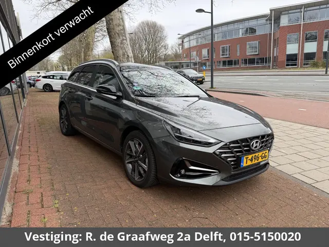 Hyundai i30 Wagon 1.5 T-GDi MHEV Premium | Stuur-/Stoelverwarming | Navigatie | Parkeersensoren voor...