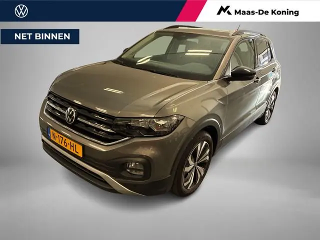 Volkswagen T-Cross 1.0 TSI 95pk Life · Apple/Android Car Play · Trekhaak afneembaar · Camera · Alarm...