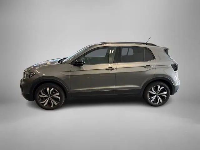 Volkswagen T-Cross 1.0 TSI 95pk Life · Apple/Android Car Play · Trekhaak afneembaar · Camera · Alarm...