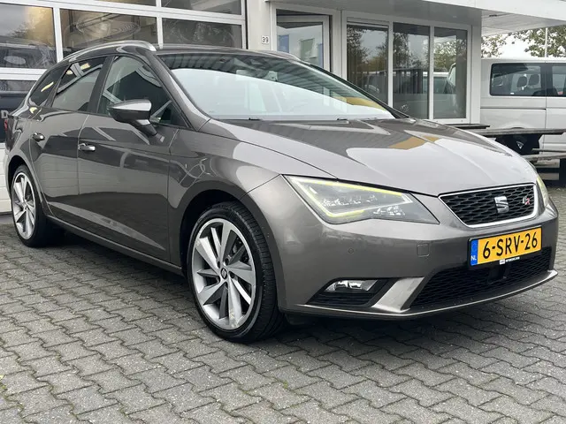 SEAT Leon ST 1.2 TSI DSG Automaat Style Business ACC Trekhaak afneembaar Leder/ Alcantara Navigatie...