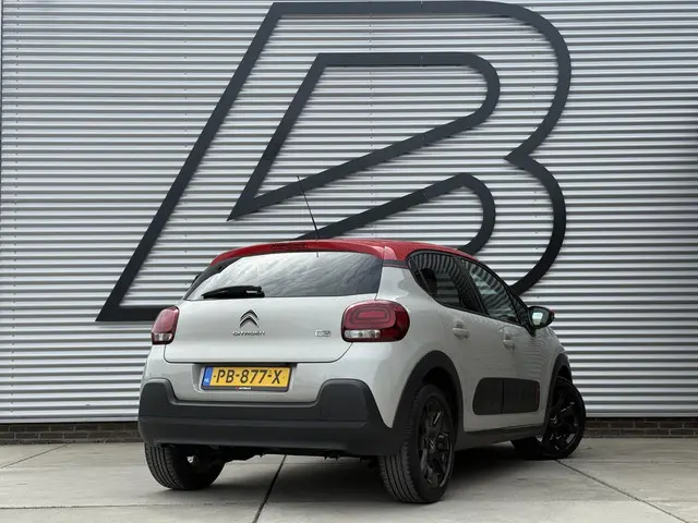 Citroen C3 1.2 PureTech S&S Shine Navi|Camera|Clima|Cruise|PDC|Carplay|N.A.P|Nieuwe APK bij Afleveri...