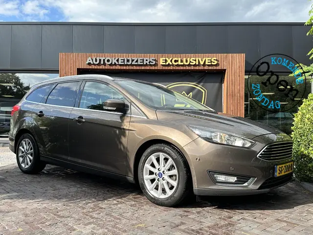 Ford Focus Wagon 1.0 Titanium Keyless Cruise Control Stoelverw. Navi PDC 16''LM
