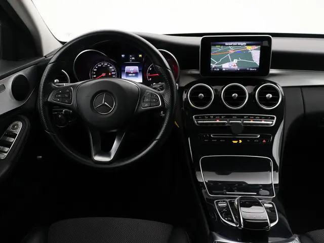 Mercedes-Benz C-klasse Estate 180 AMBITION + LED | TREKHAAK | STOELVERWARMING | ELEKTR. KLEP | NAVIG...