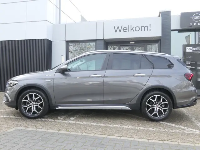 Fiat Tipo Stationwagon Cross 1.5 Hybrid Automaat | Camera | Navigatie | Pack Safety
