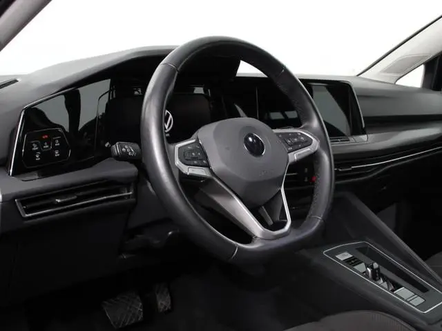 Volkswagen Golf 1.5 eTSI 150pk DSG Style Navigatie Apple Carplay/Android Auto Parkeersensoren Camera...