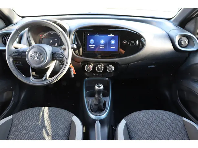 Toyota Aygo X 1.0 VVT-i MT Pulse Limited, Stoelverwarming, Lm velgen, Apple Carplay / Android Auto, Parkeercamera, Privacy Glass!