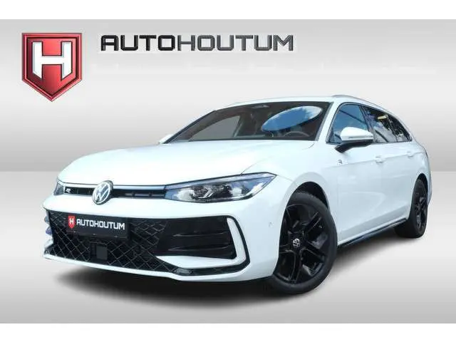 Volkswagen Passat Variant 2.0 TDI R-Line Business Panoramadak, Trekhaak, Lederen sportstoelen, Head-up display