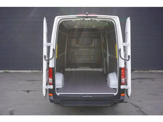 Volkswagen Crafter 35 140pk 2.0 TDI L4H3/ L3H2 Cruise control Camera Apple Carplay Parkeersensoren 3...