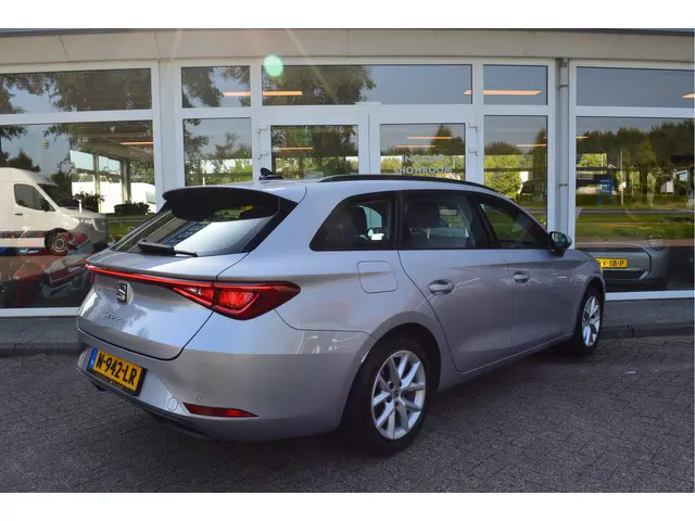 SEAT Leon Sportstourer 1.5 eTSI 150PK Style Launch Edition | DSG | LED | Station |