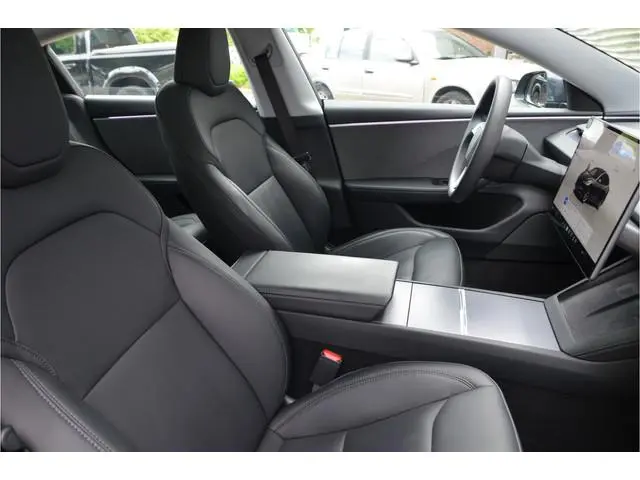 Tesla Model 3 RWD 60 kWh Premium Highland, AutoPilot4.0 (FSD 99,- p/mnd)