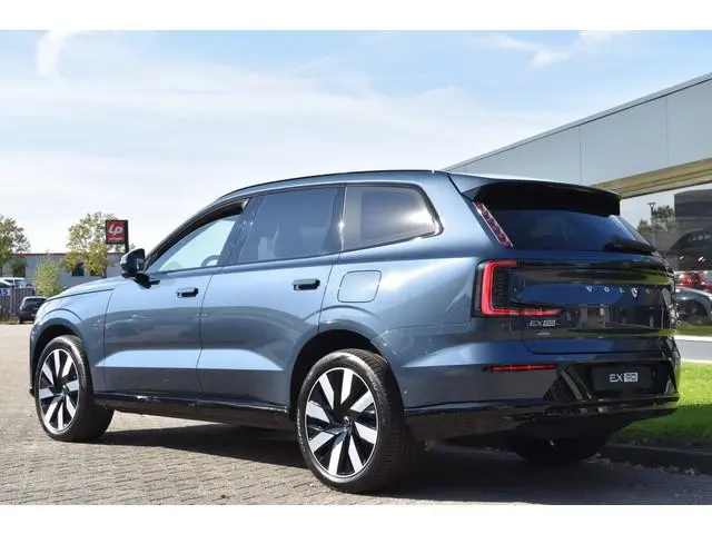 Volvo EX90
