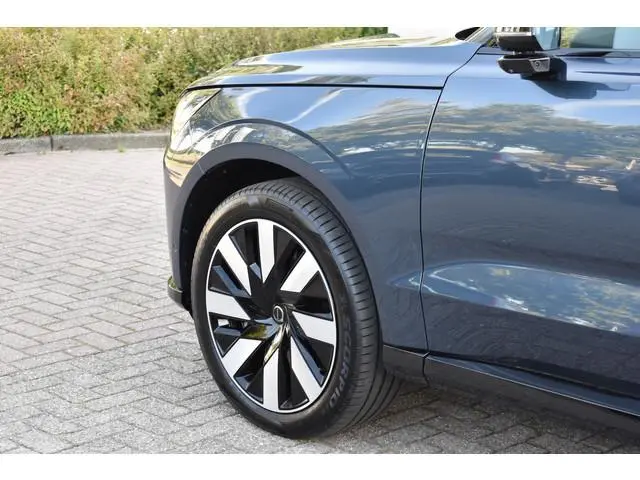 Volvo EX90