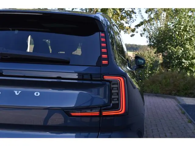 Volvo EX90