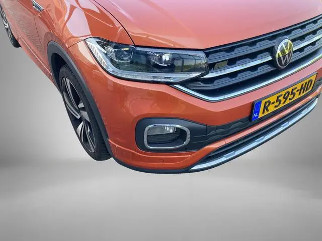 Volkswagen T-Cross 1.0 TSI 110pk DSG R-Line · Camera · Apple/Android Car Play · Navigatie · Keyless...