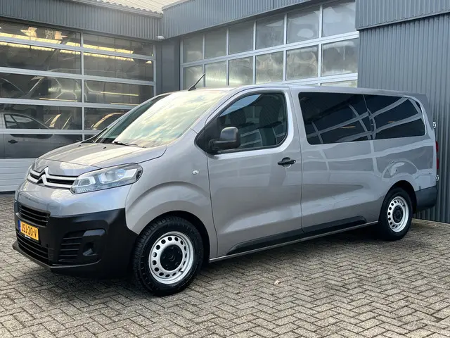 Citroën Jumpy 1.5 BlueHDi 120 XL Marge BTW en BPM vrij!! Airco Cruise controle Trekhaak 2500kg Navigatiesysteem Personenvervoer 9-Persoons Parkeerhulp achter Apple carplay 1e eigenaar Euro 6 Bpm en Btw vrij voor particulier